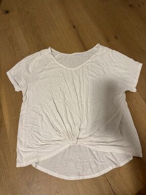 Casual White Twist-Knot Short Sleeve Tee